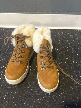 Faux Fur Trim Suede Lace-Up Ankle brown Boot style high top tennis shoe